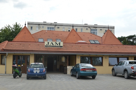 Jam Apartman  és Étterem Bowling Kapuvár